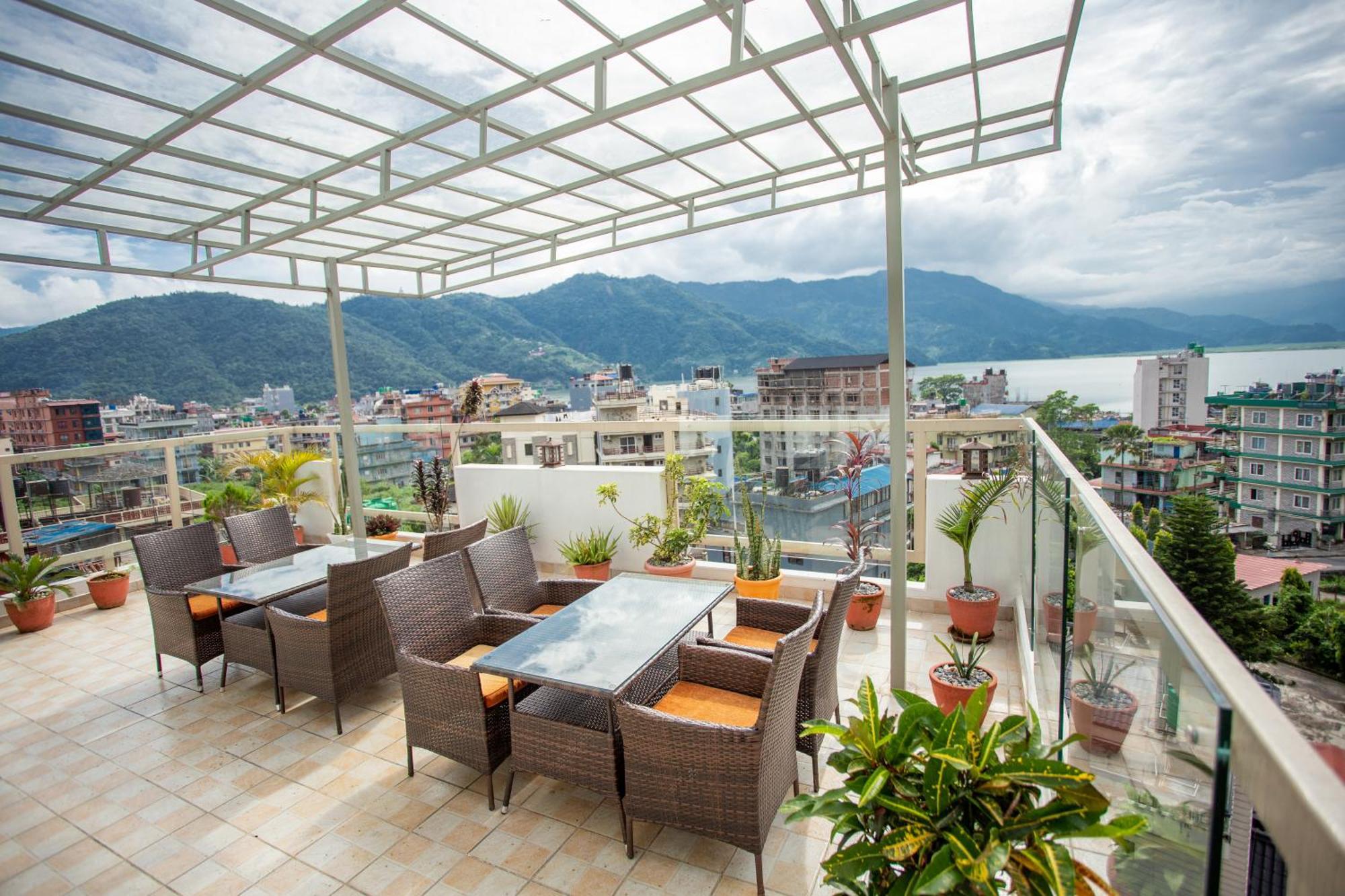 Chautari Boutique Hotel Pokhara Buitenkant foto