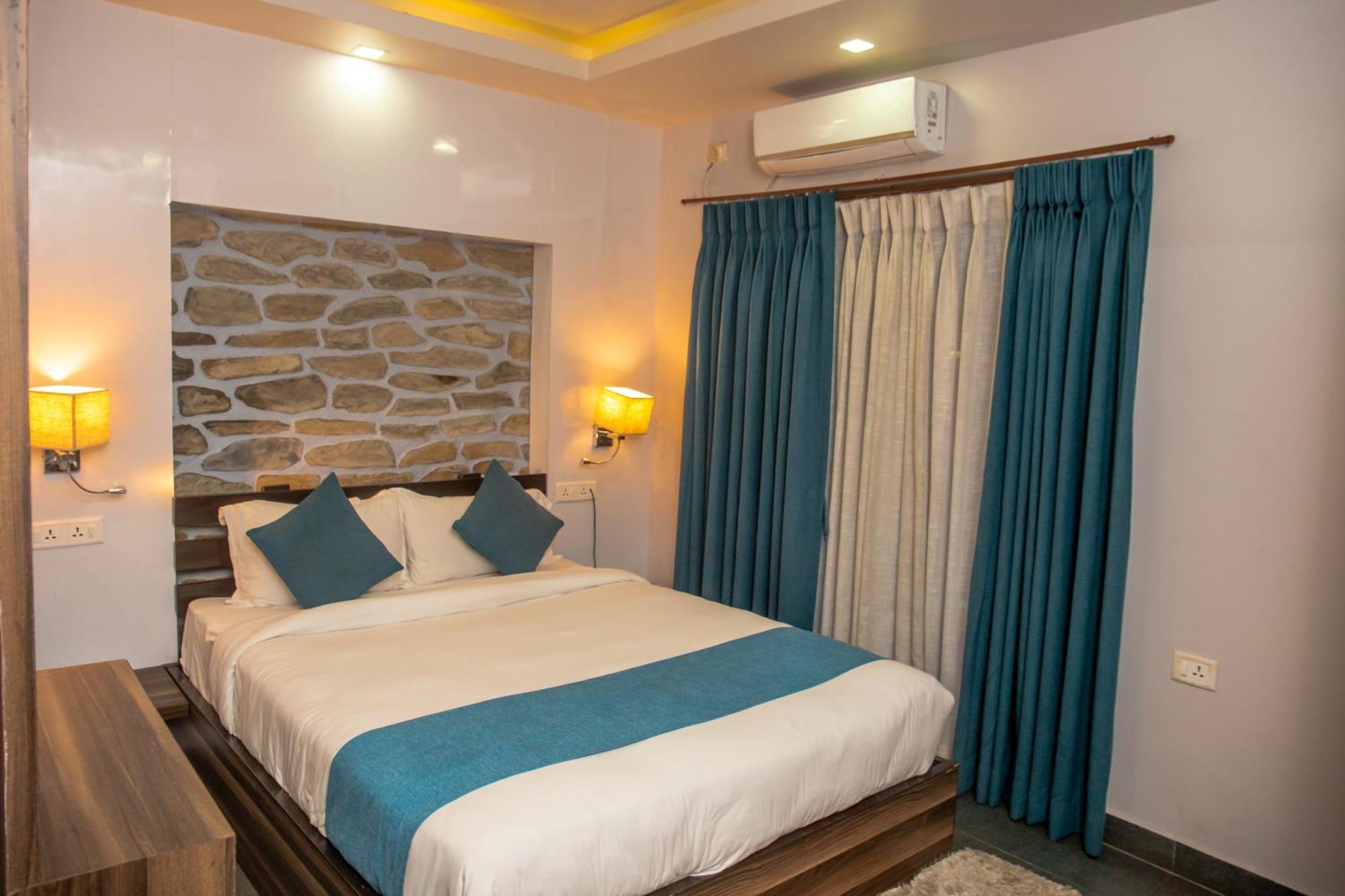 Chautari Boutique Hotel Pokhara Buitenkant foto